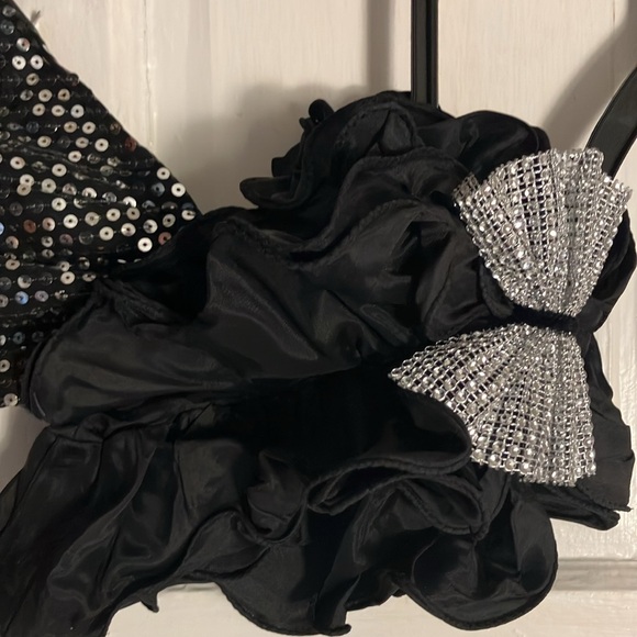 Gorgeous n like new !!  Nadine black n silver , straight siren like dress with - Picture 5 of 11